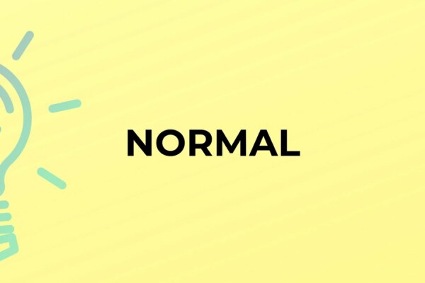 ضد كلمة normal
