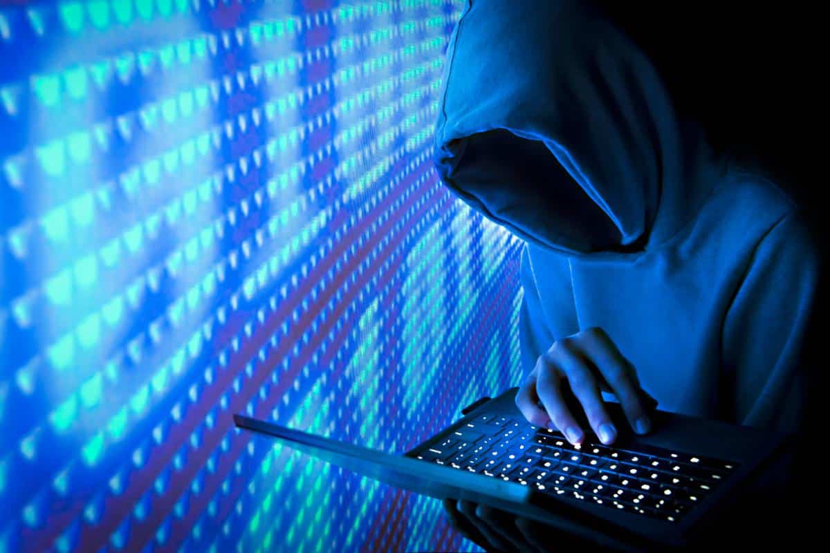 بحث عن الجرائم الالكترونية وكيفية الحماية منها
